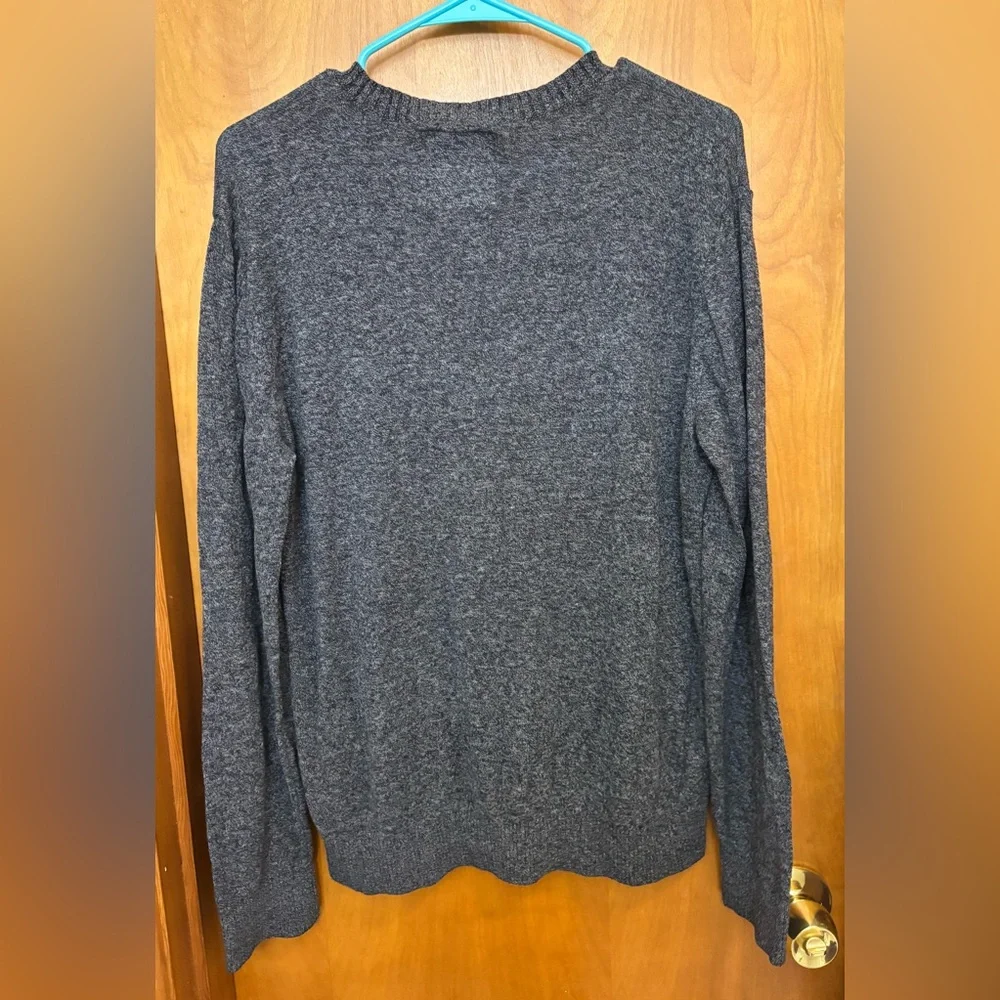 Hollister Crewneck Sweater - Picture 4 of 4